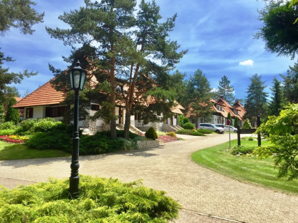 "Kraljevi Konaci"- Zlatibor turist d.o.o.