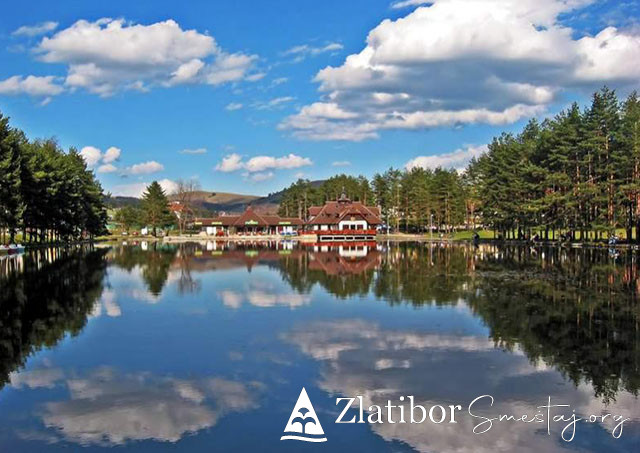 Jezero u centru na Zlatiboru